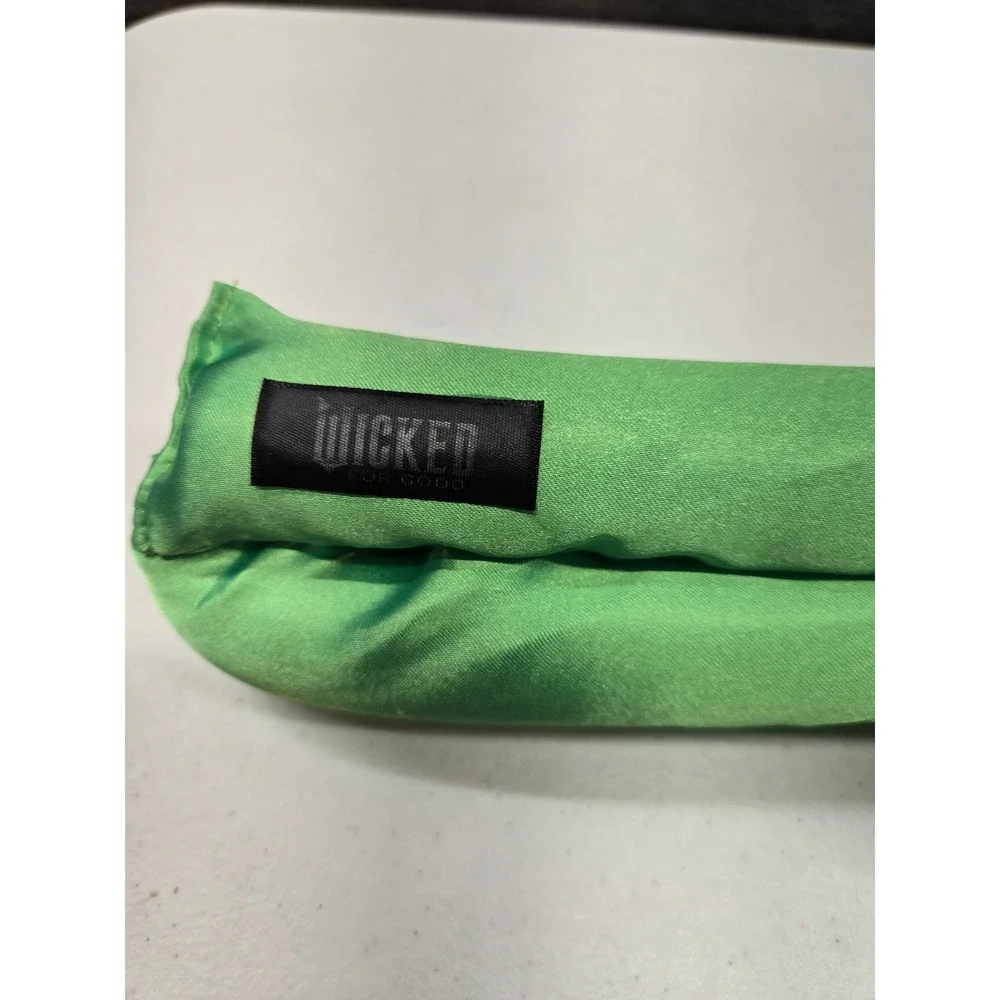 Wicked Movie Elphaba Green Heatless‎ Hair Curler Set with Scrunchie Satin Finish